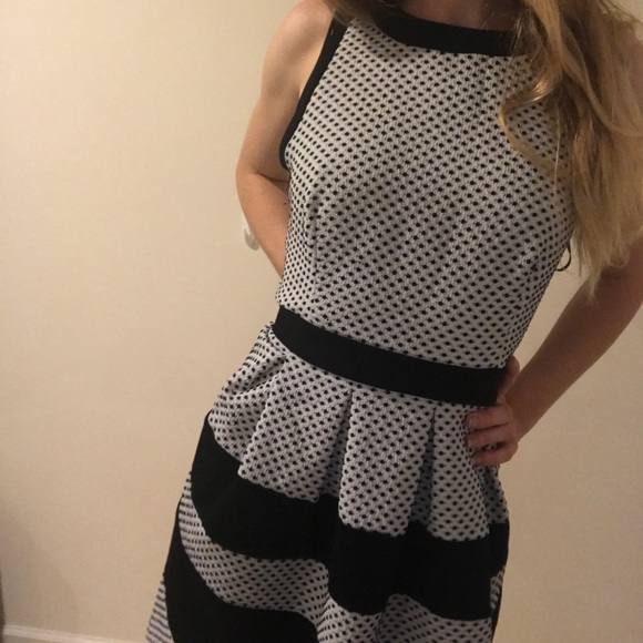 ⚡️🖤 Elle Pleated Black and White Polka Dot Dress - Picture 7 of 8